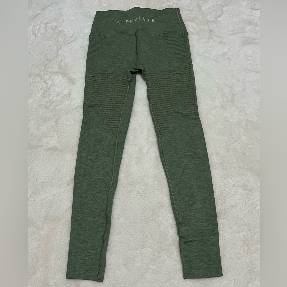 Alphalete Women’s Halo Leggings - Sage Green - Size Medium